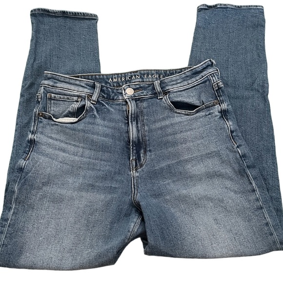 American Eagle Outfitters Denim - American Eagle Mom Stretch Jean sz. 6